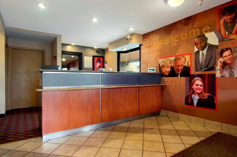 Super 8 By Wyndham Findlay Hotel Exterior foto
